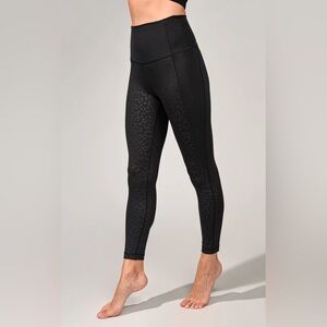 90 Degrees by Reflex Embossed Leopard Print Leggings Black Size Medium Pockets